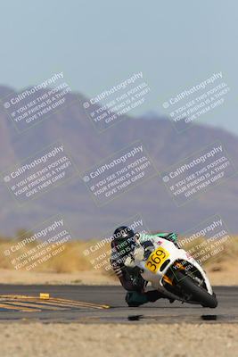 media/Mar-22-2025-CVMA (Sat) [[462c0ffedb]]/Race 13-Amateur Supersport Middleweight/